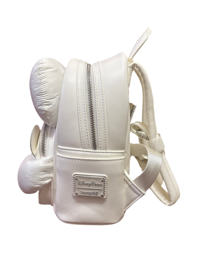 Loungefly Baymax holding cat mini back pack